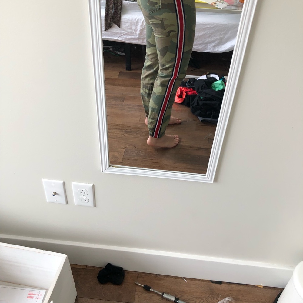 Size medium (3-5) Camo signature pants!